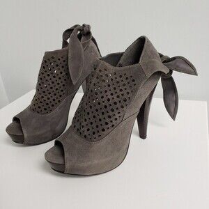 Steve Madden Women's 6 Evelina Grey Tie Cutout Peeptoe Booties